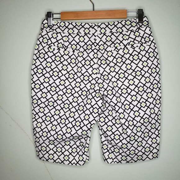 Golf Shorts - Picture 2 of 5